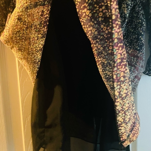 Cute sheer top - Picture 2 of 6